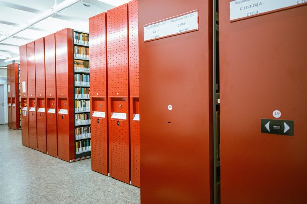 Fahrregalanlage in den Büchermagazinen der Stadtbibliothek