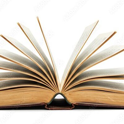 Aufgeschlagenes Buch mit nach oben gebogenen Seiten auf weißem Hintergrund.